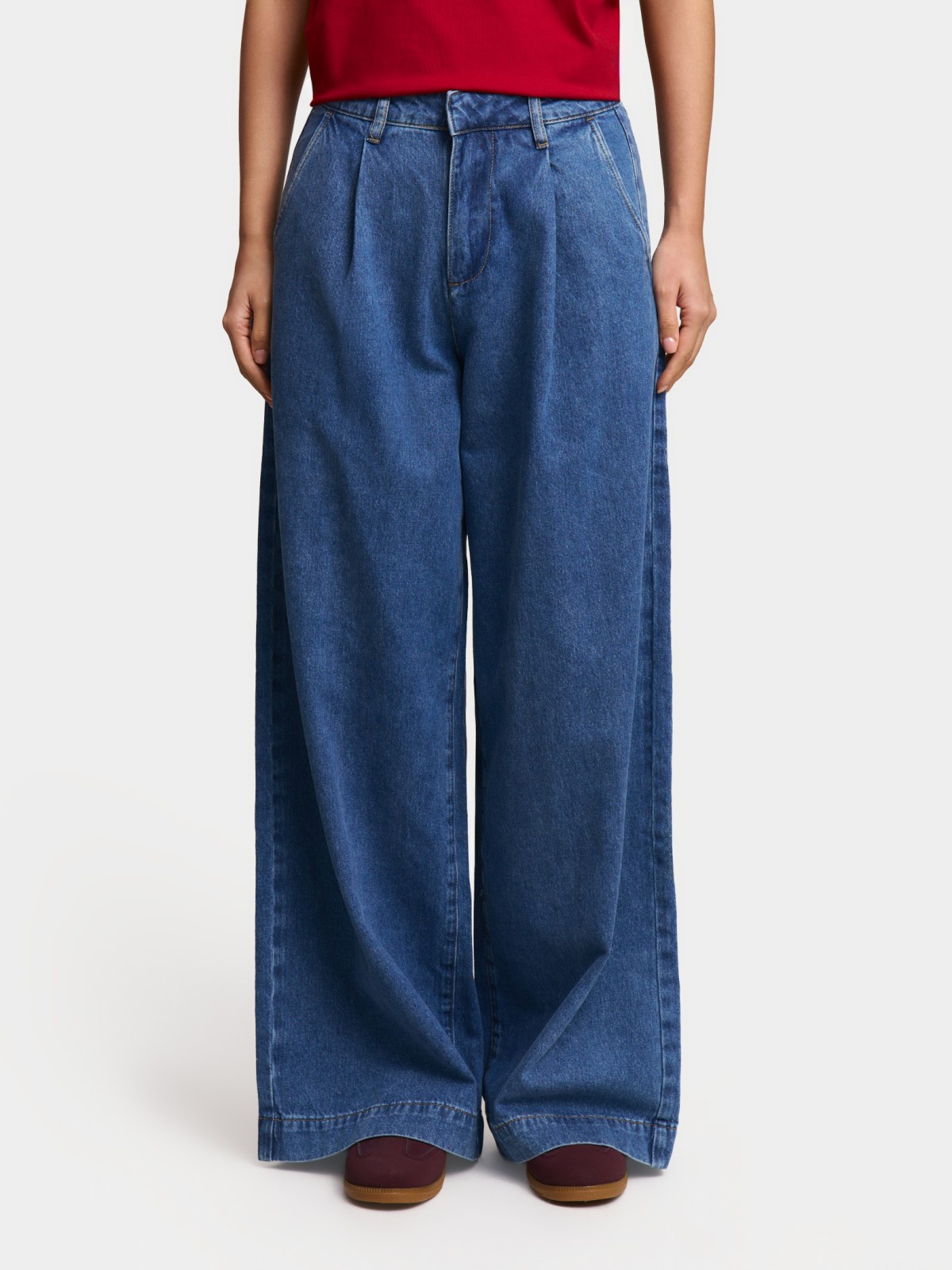 Джинсы силуэта Wide с защипами