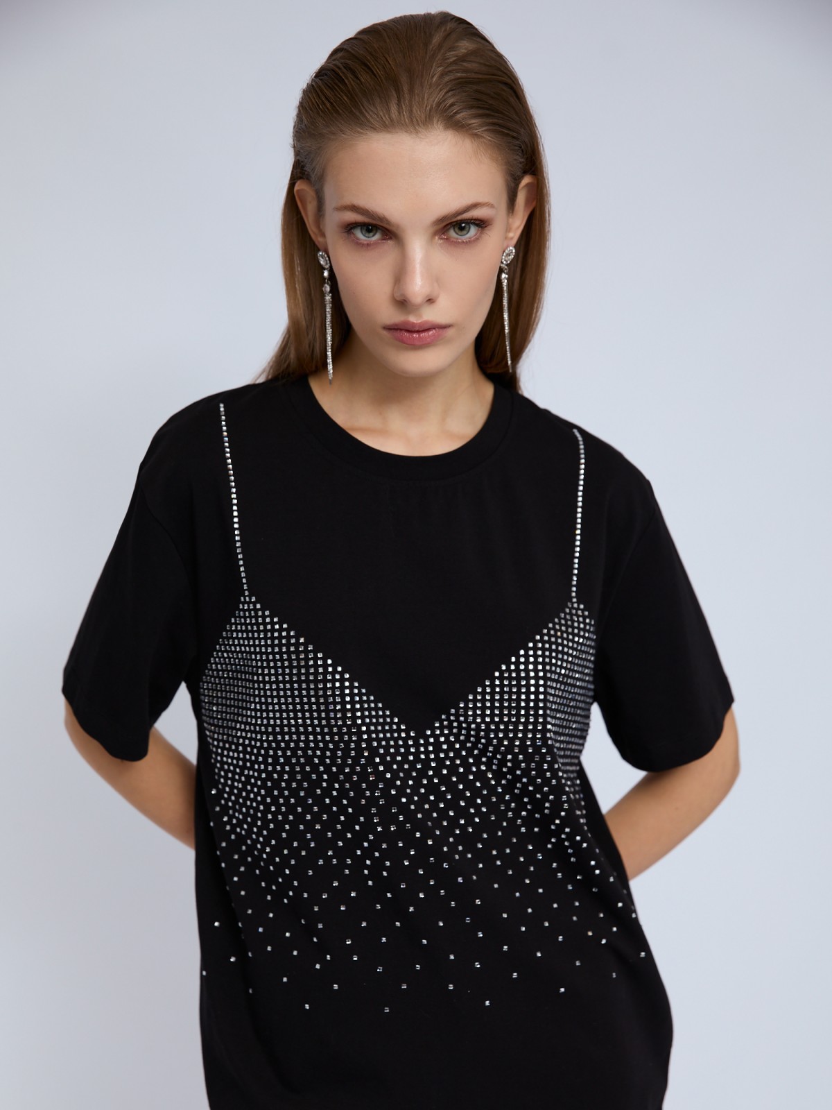 Футболка из хлопка со стразами и с коротким рукавом