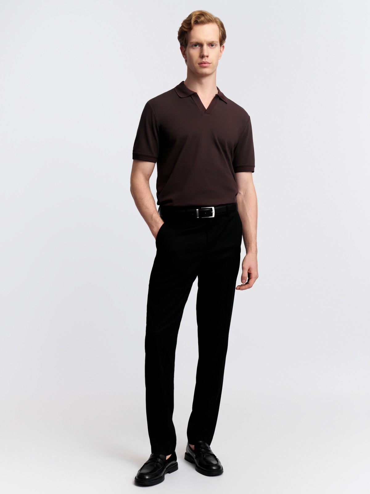 Футболка поло с вырезом