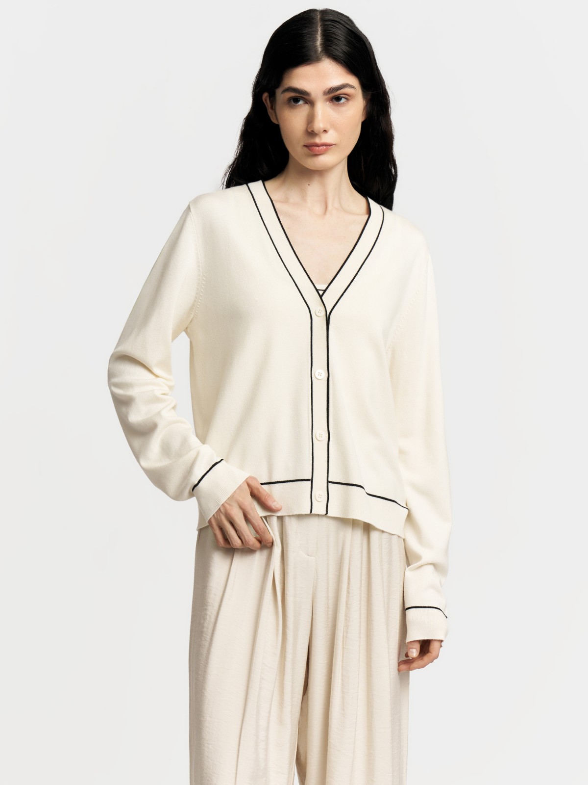 Трикотажный кардиган на пуговицах