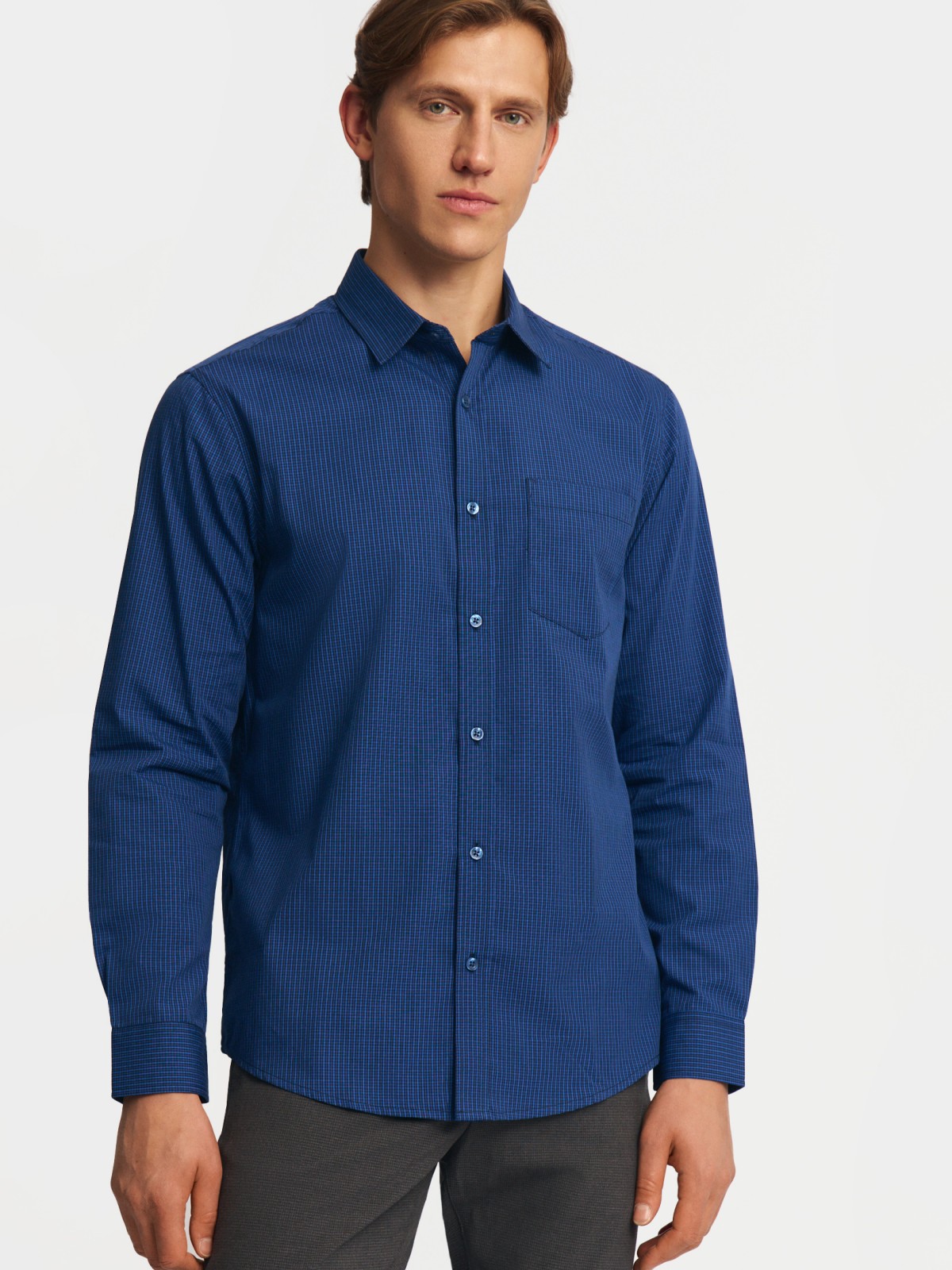 Офисная рубашка прямого силуэта с узором в клетку