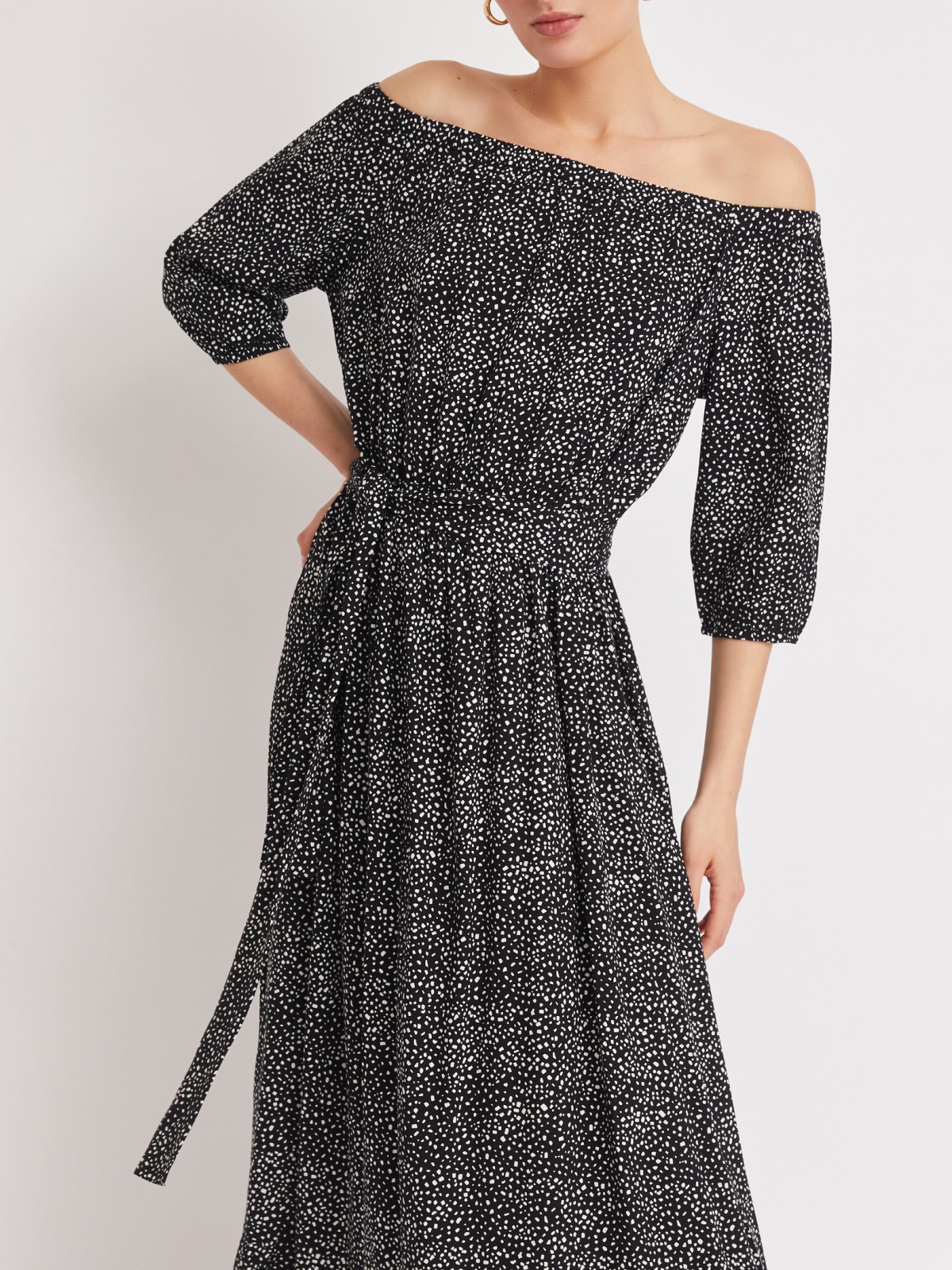 Платье длины макси с открытыми плечами и поясом zolla 02323827Y043, цвет черный, размер XS - фото 3