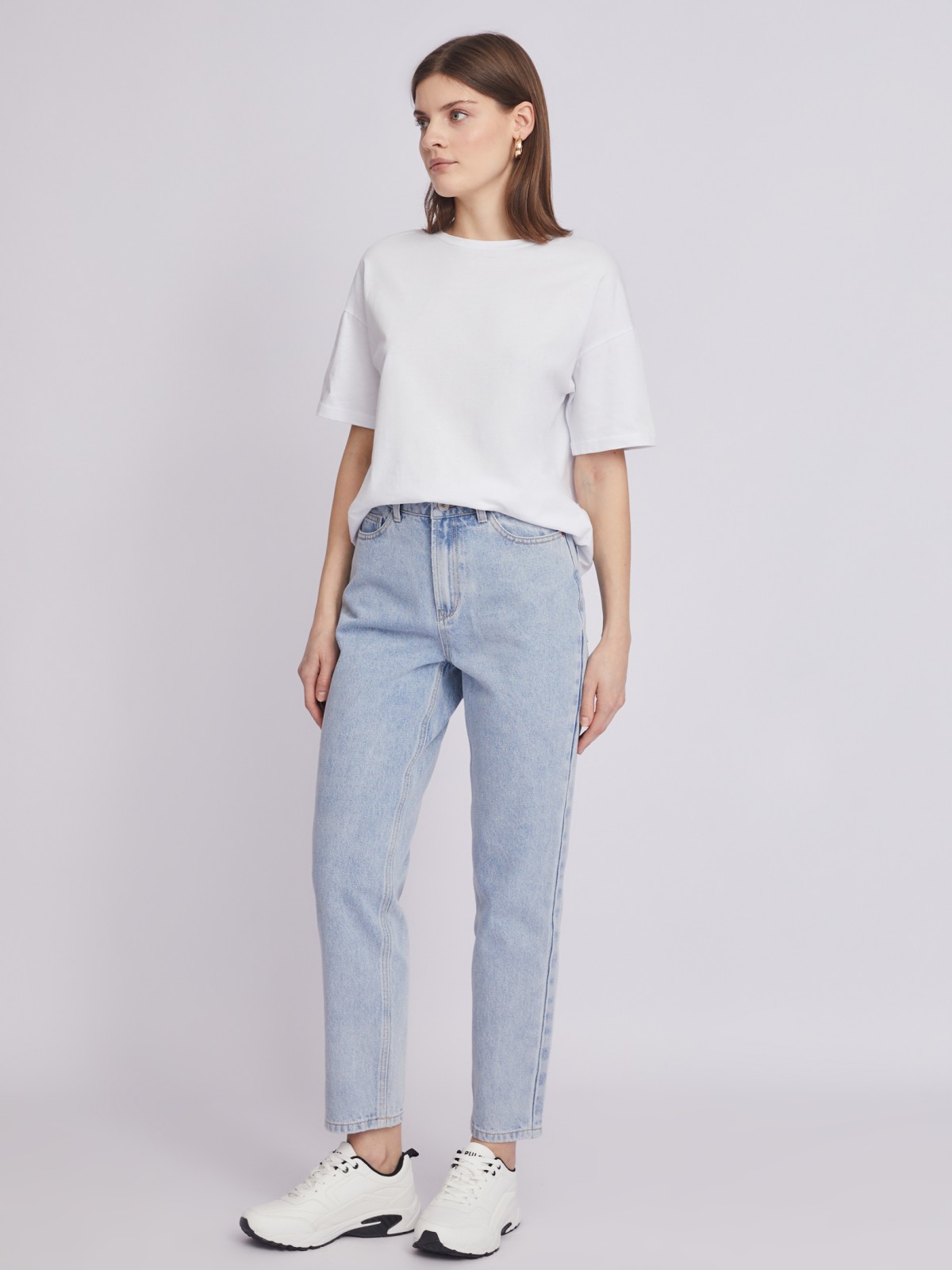 Джинсы силуэта Mom Fit