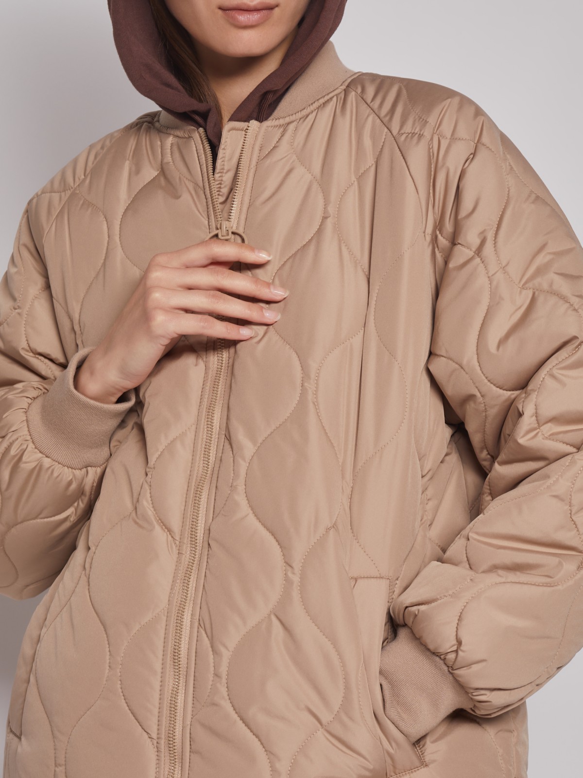 Утеплённое стёганое пальто-бомбер zolla 022335212114, цвет бежевый, размер XS - фото 5
