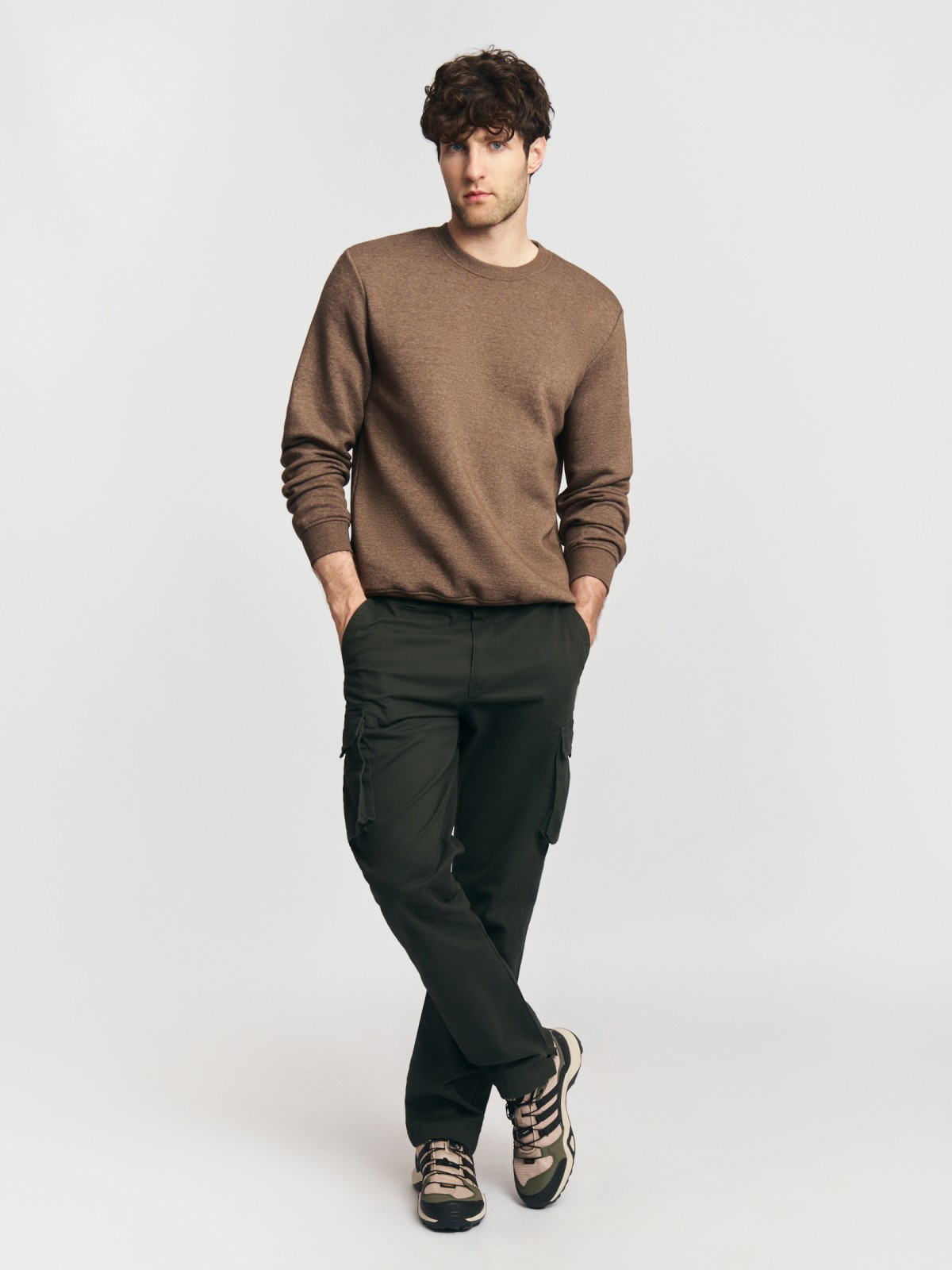 Утеплённый свитшот прямого кроя с длинным рукавом