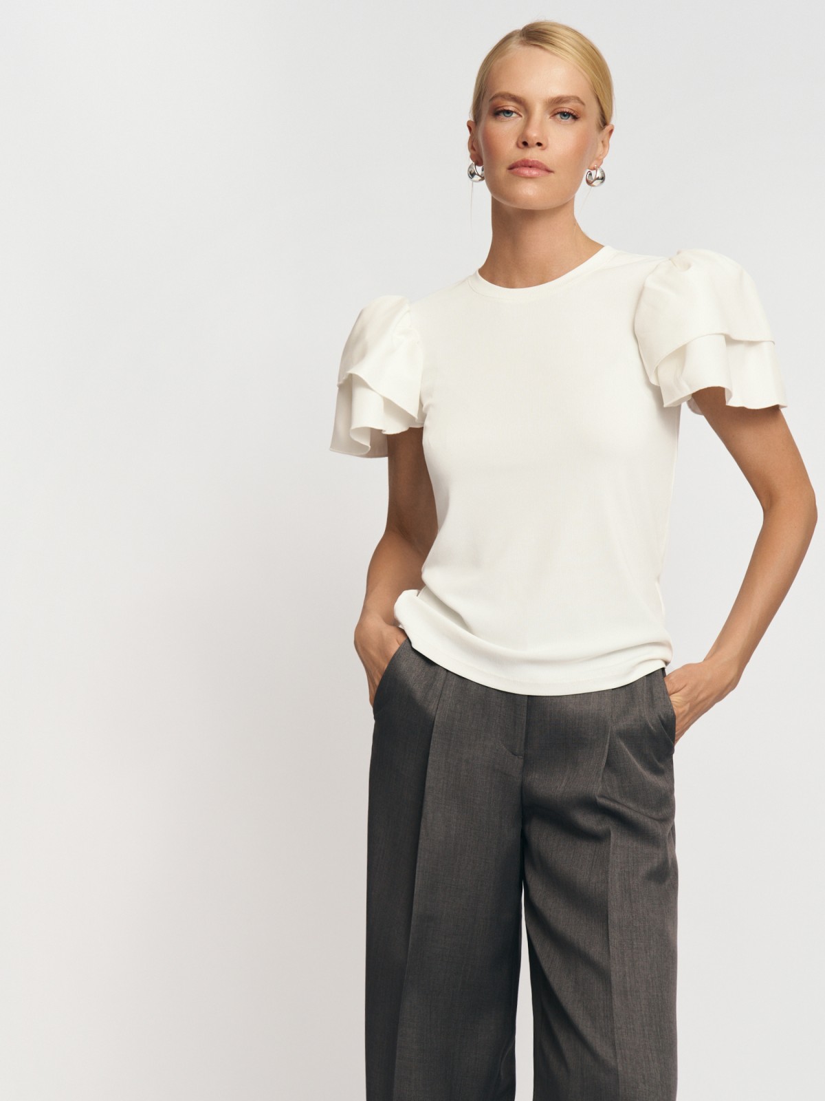 Топ-блузка с воланами на рукавах