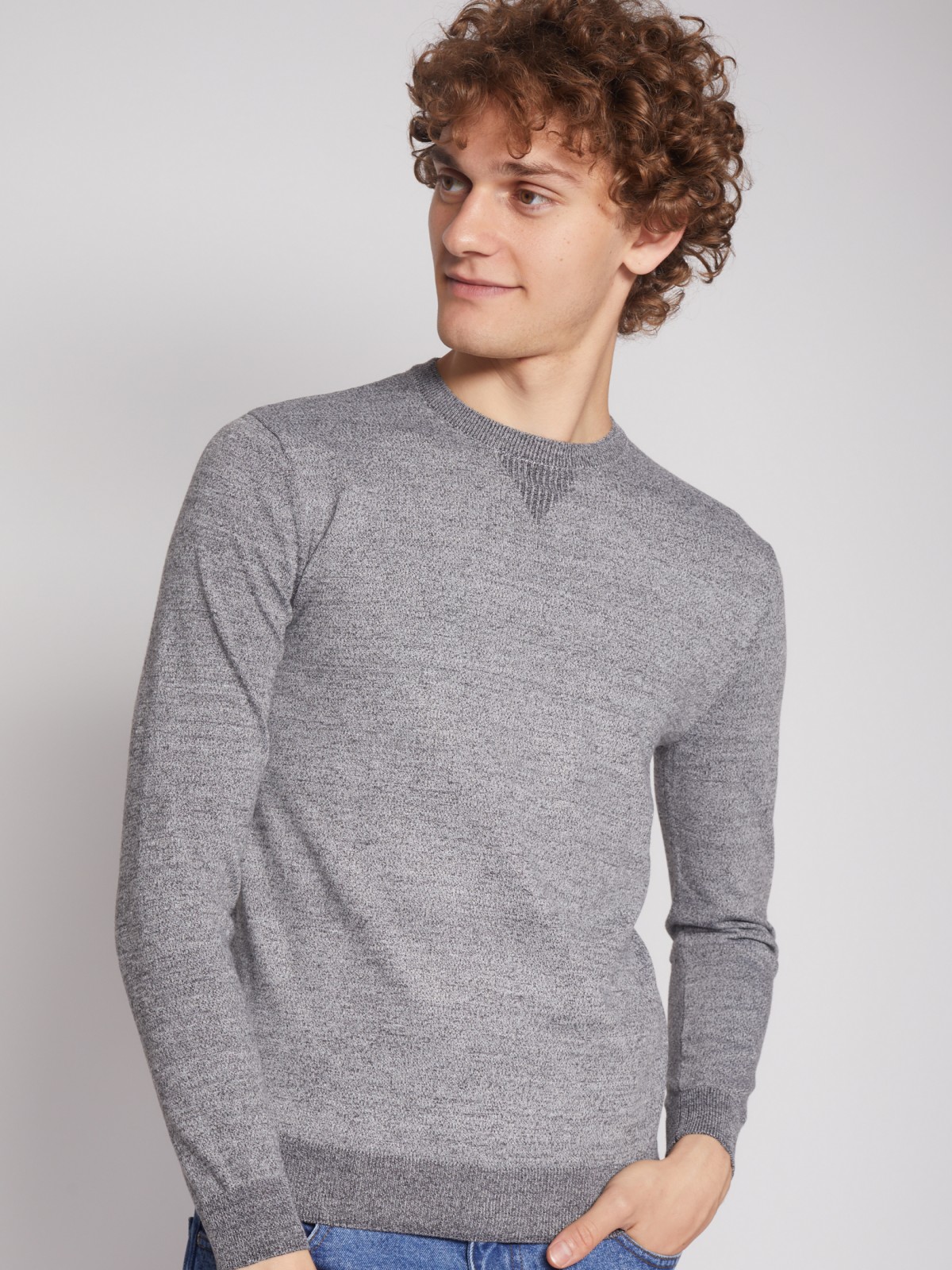 Тонкий вязаный джемпер