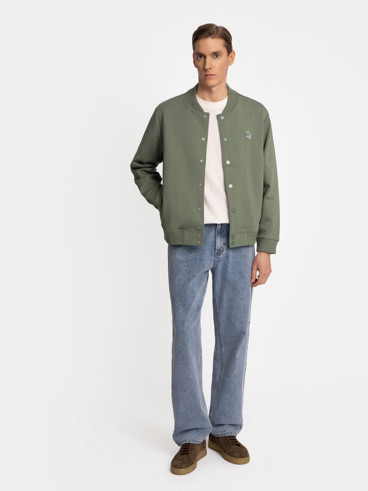 Трикотажный бомбер на кнопках