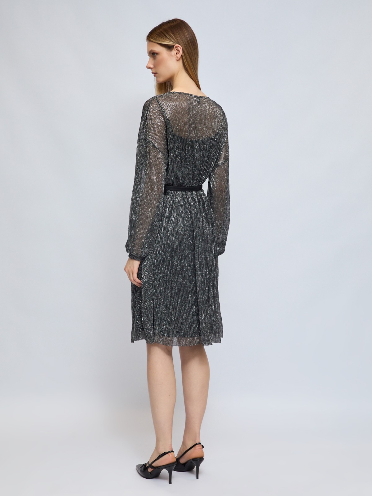 Платье из сетки с вырезом на запах, люрексом и ремнём