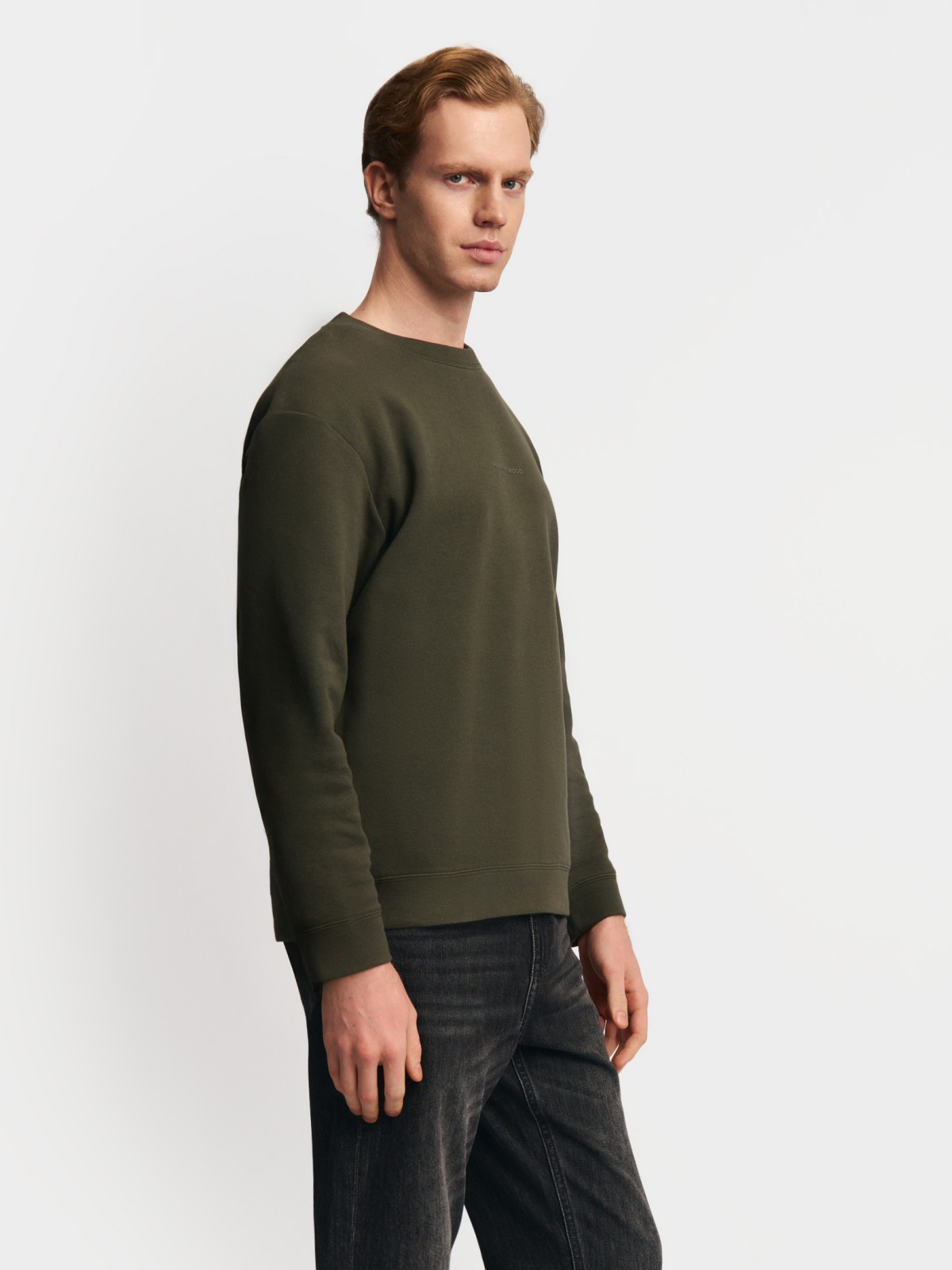 Свитшот прямого кроя с длинным рукавом