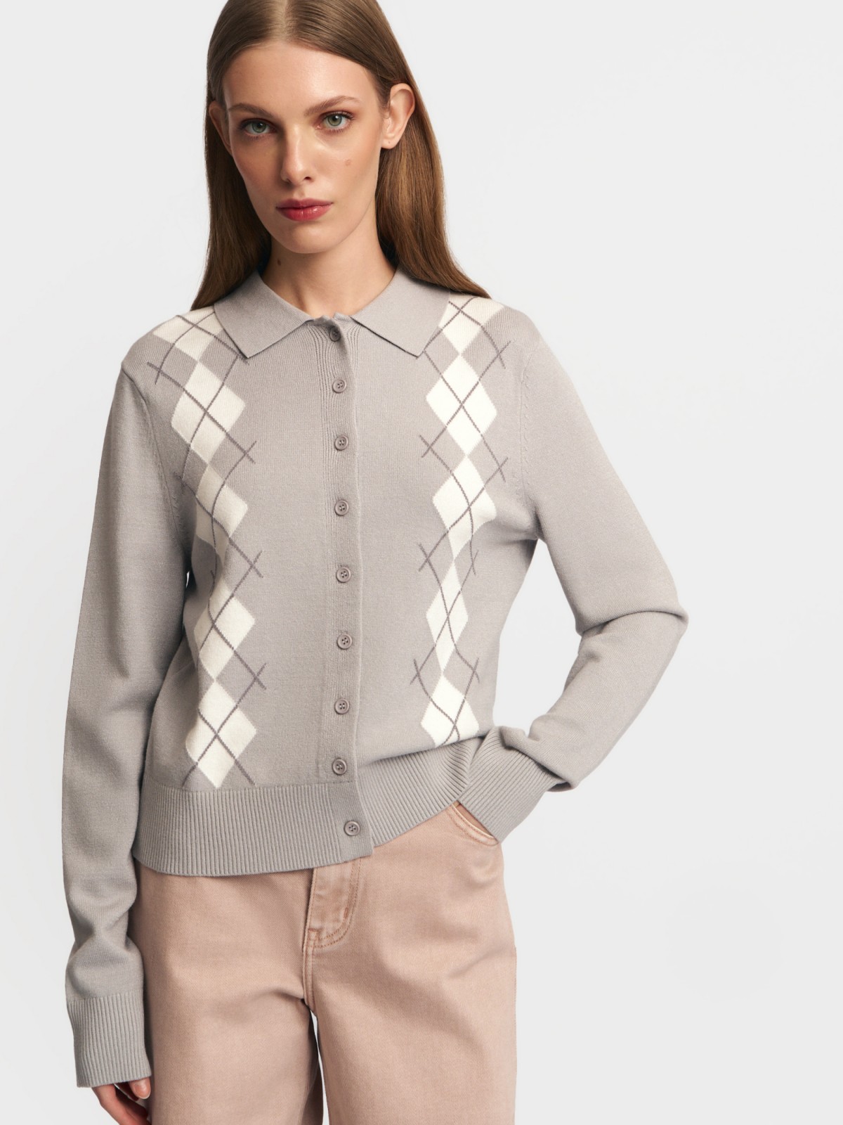 Короткий кардиган с узором на пуговицах