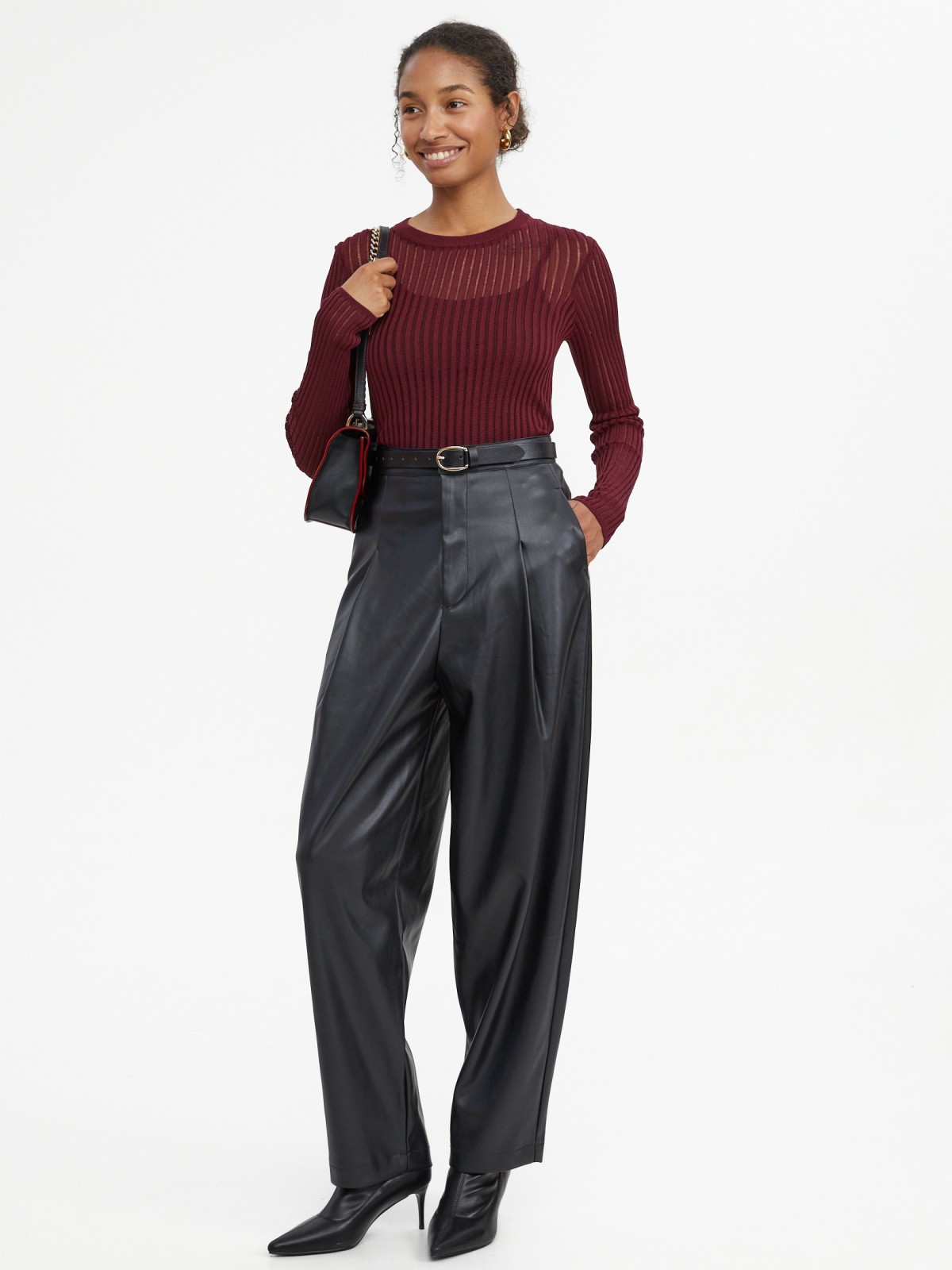 Брюки свободного силуэта из экокожи