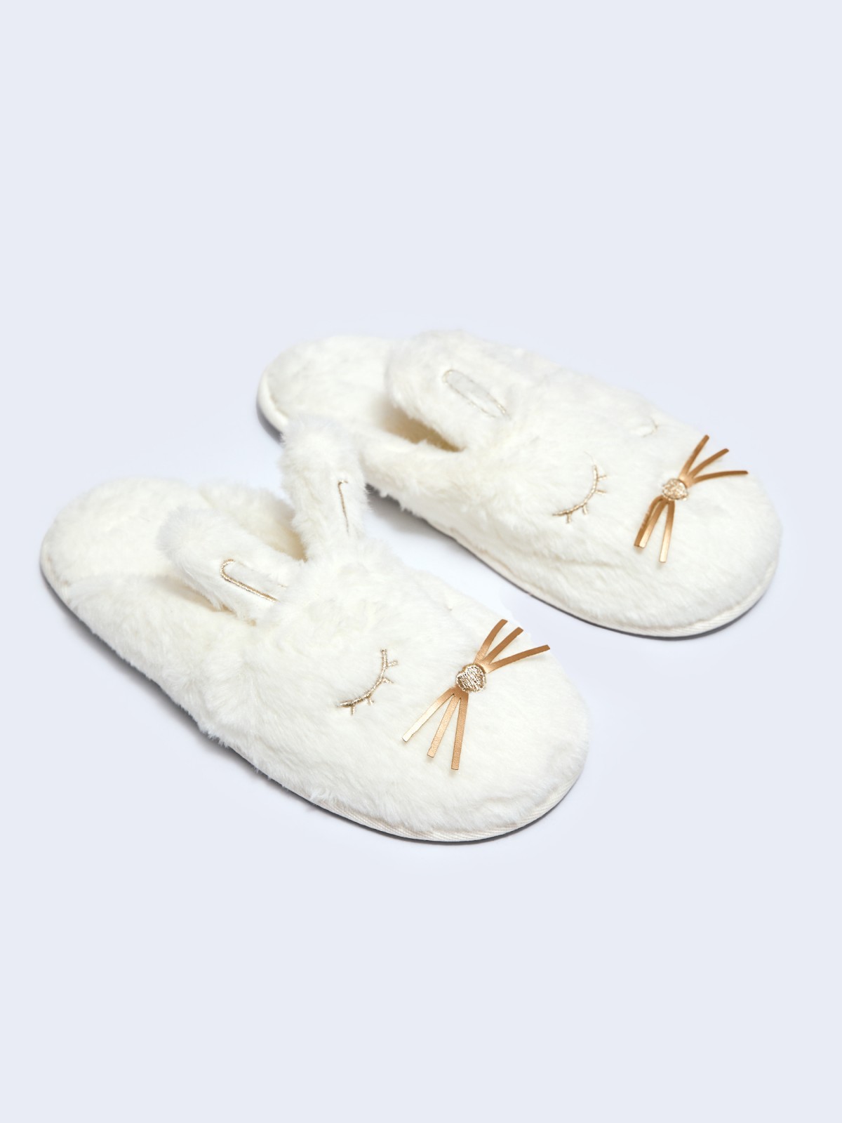 Домашние тапочки-зайчики из экомеха