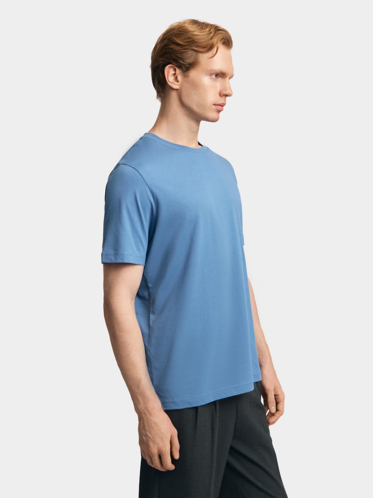 Однотонная футболка из хлопка