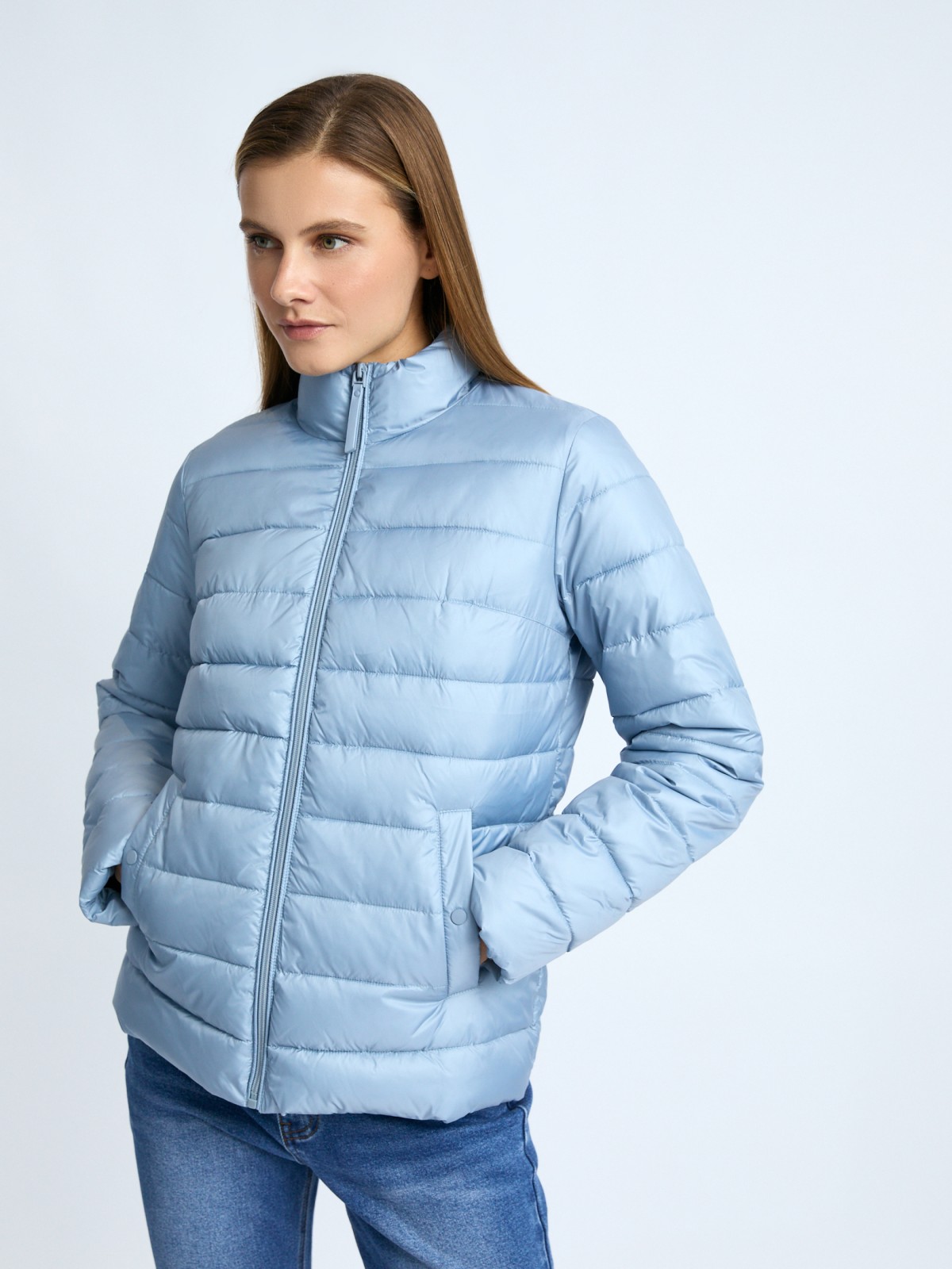 Утеплённая короткая куртка на молнии с воротником