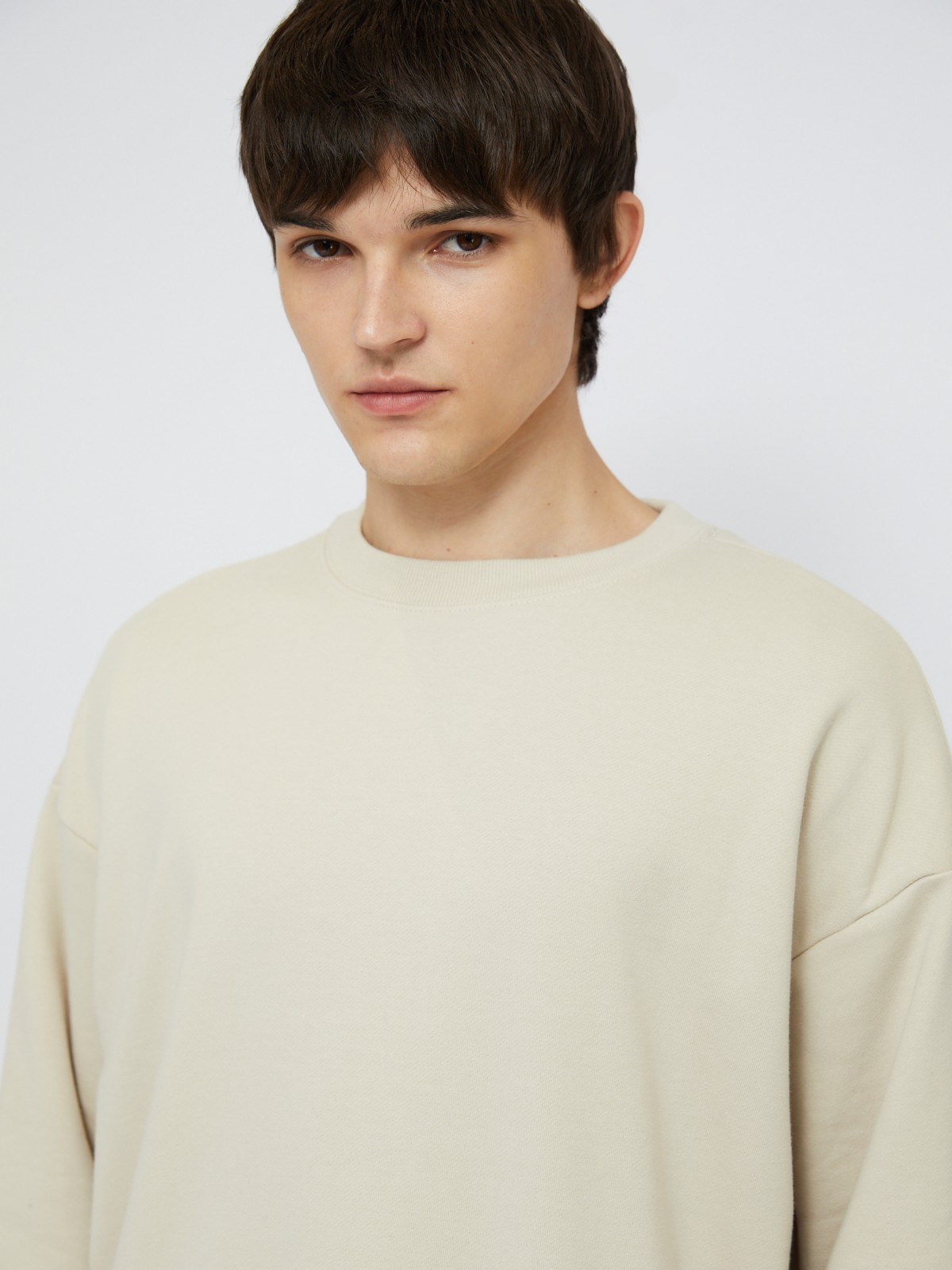 Однотонный оверсайз свитшот с длинным рукавом