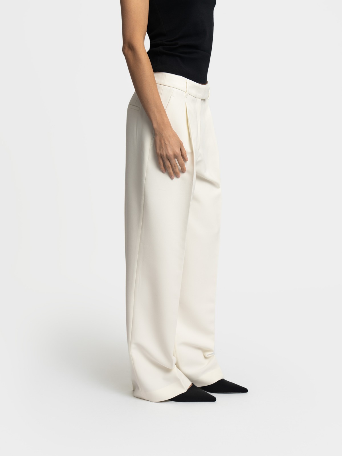 Прямые брюки со стрелками