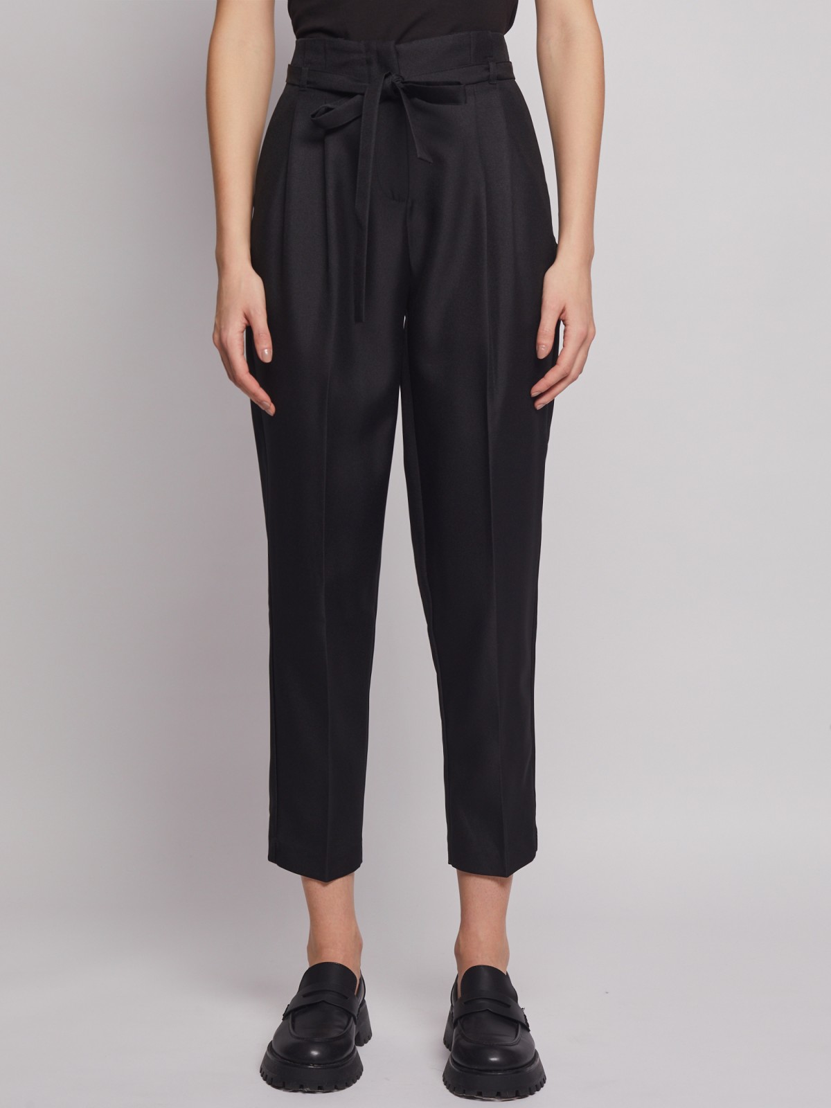 Брюки фасона Carrot с поясом
