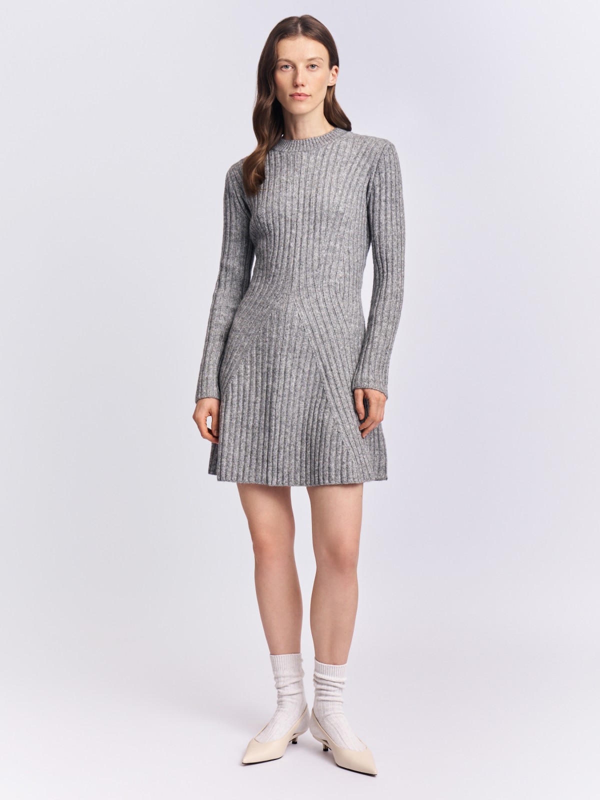 Вязаное платье-лапша мини