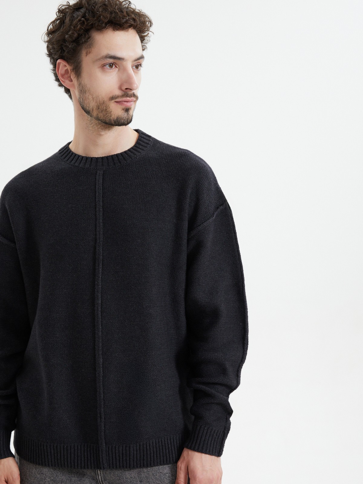 Вязаный джемпер с вывернутыми швами