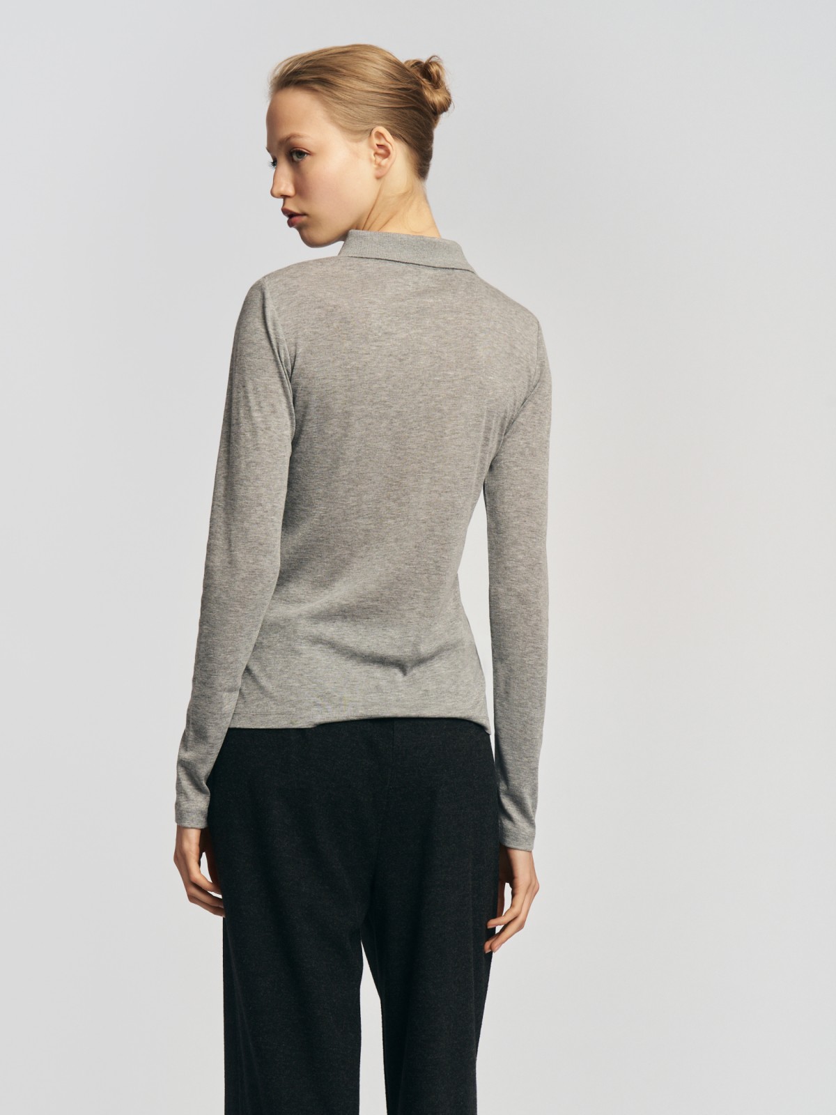 Трикотажный лонгслив поло на пуговицах