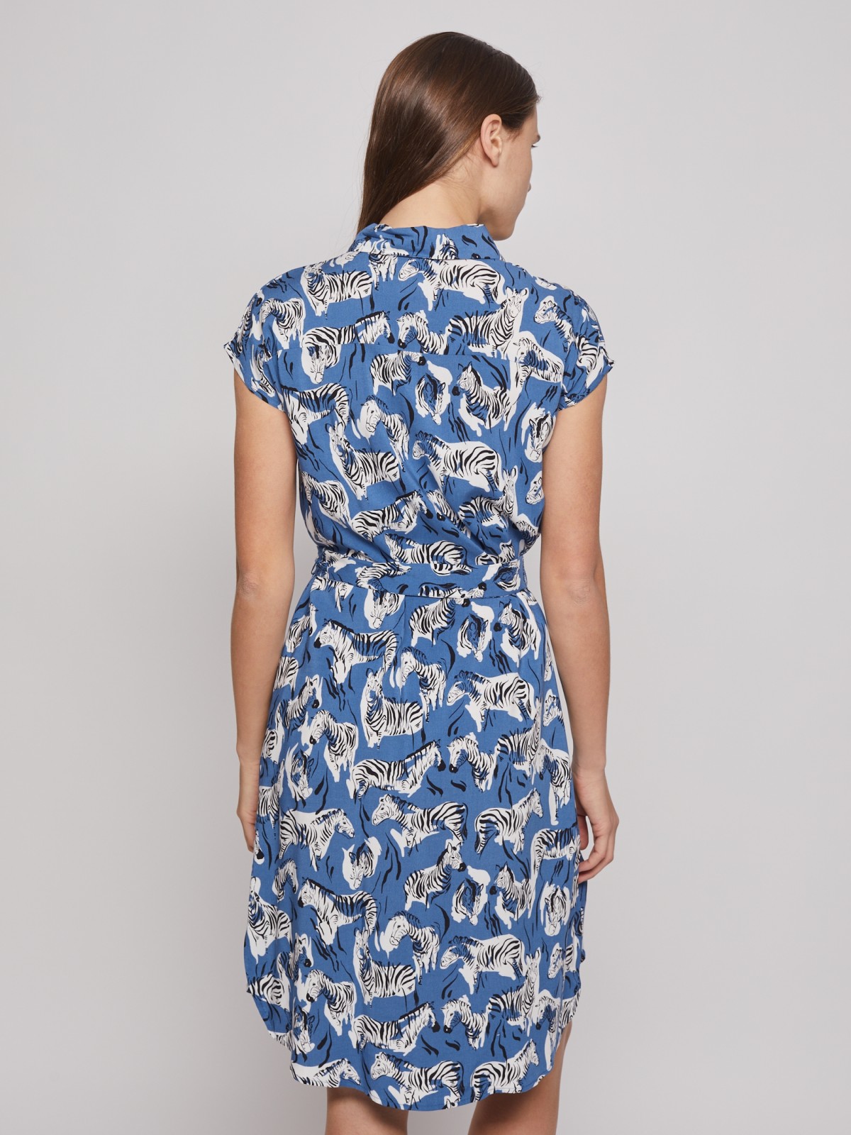 Принтованное платье-рубашка с поясом zolla 02223824Y073, цвет голубой, размер S - фото 6