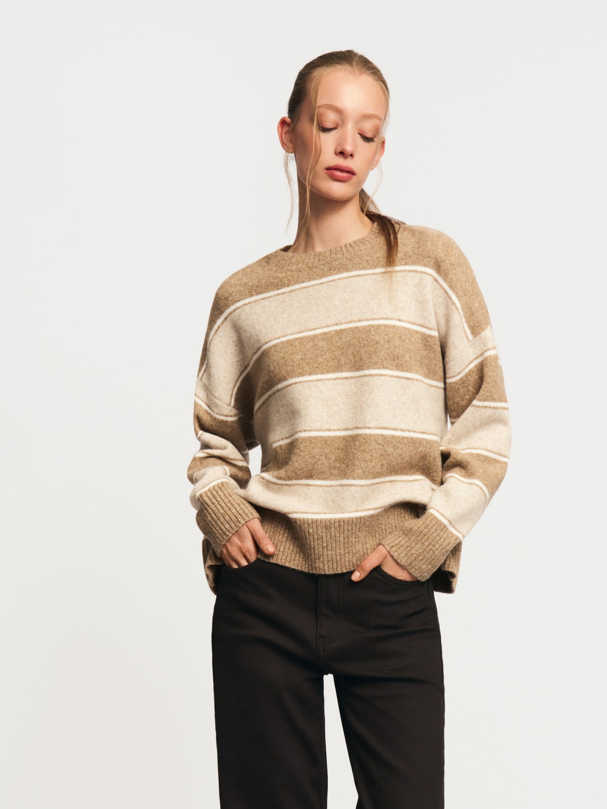 Вязаный джемпер с узором в полоску