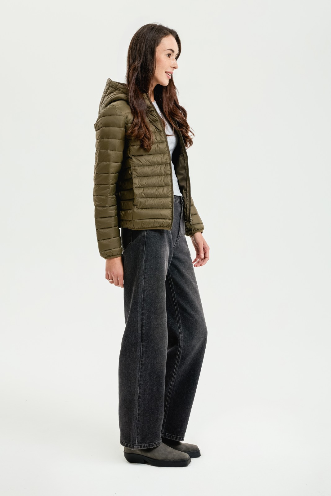 Тёплая стёганая куртка с капюшоном