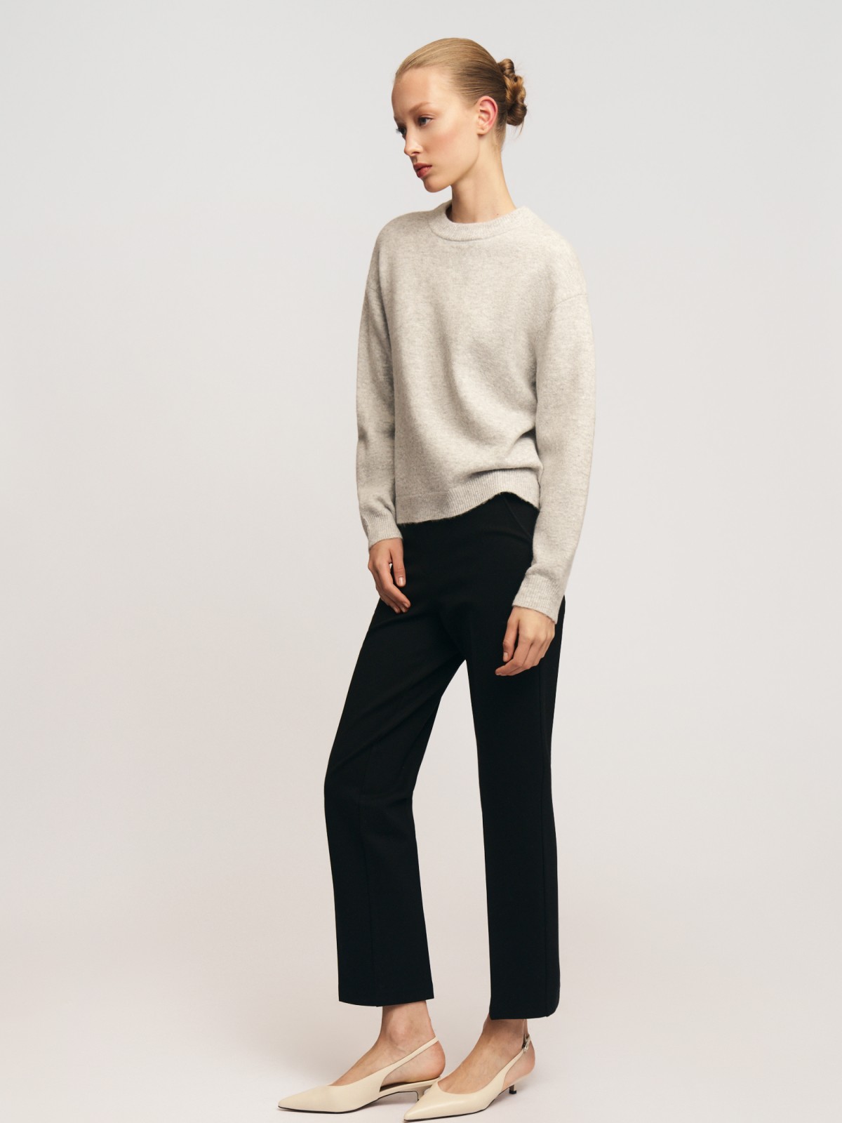 Утеплённые брюки на резинке со стрелками