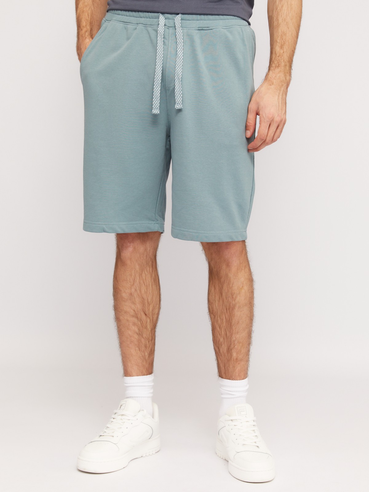 Трикотажные шорты на резинке