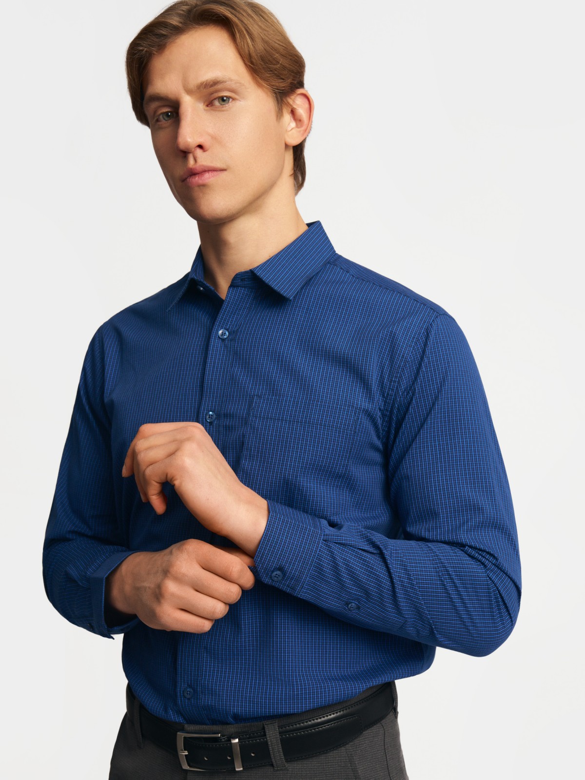 Офисная рубашка прямого силуэта с узором в клетку