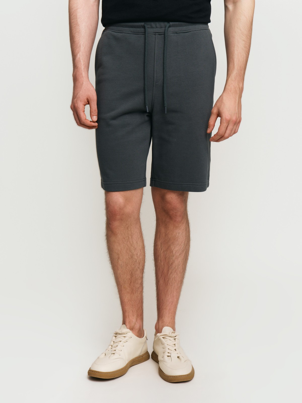 Трикотажные шорты на резинке