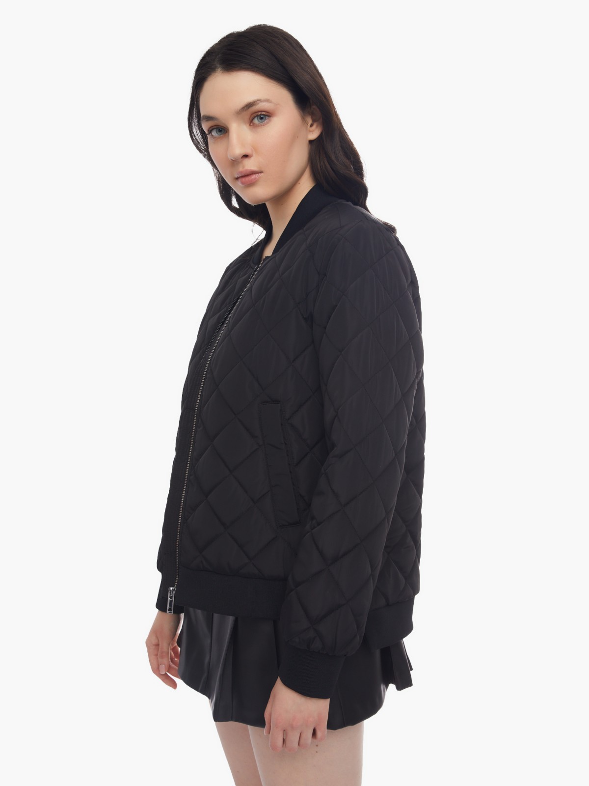 Тёплая куртка-бомбер на синтепоне со стёжкой zolla 024125102224, цвет черный, размер XS - фото 3