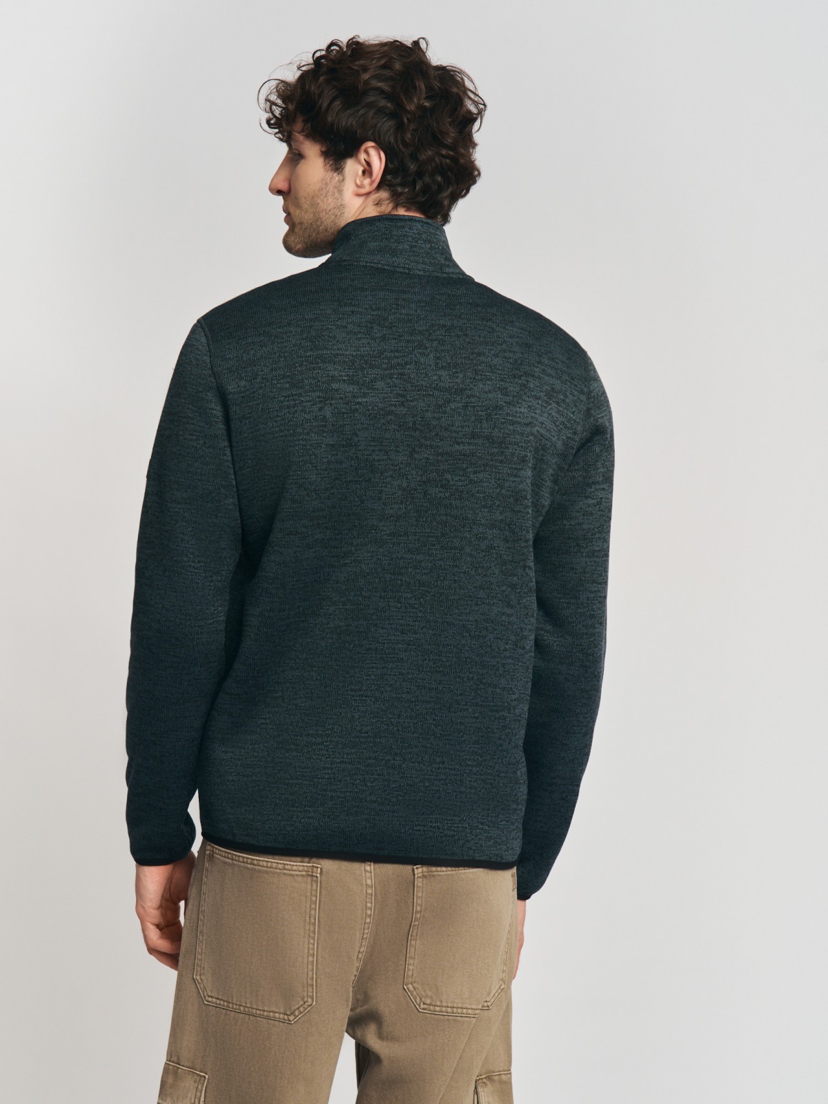 Утеплённая толстовка с воротником-стойкой