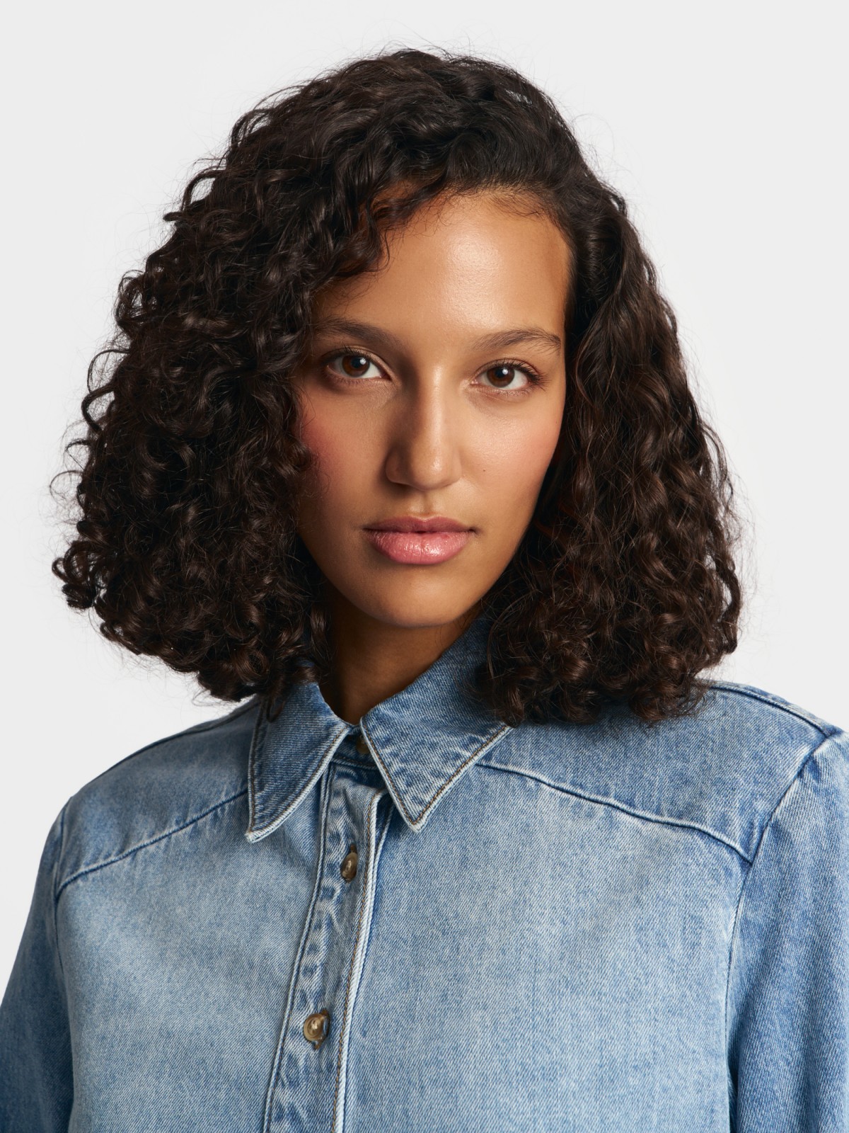 Джинсовая куртка-рубашка из хлопка