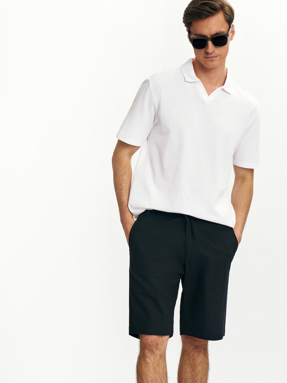 Удлинённые льняные шорты на резинке