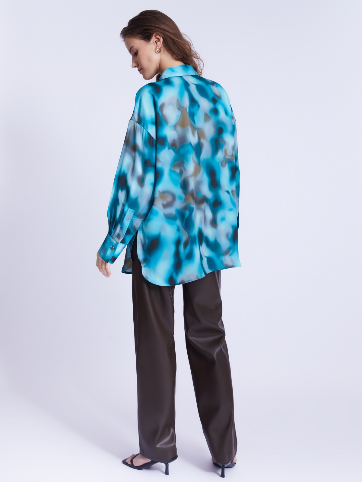 Атласная блузка-рубашка оверсайз силуэта с акцентным принтом zolla 22333117Y041, цвет бирюзовый, размер L - фото 6