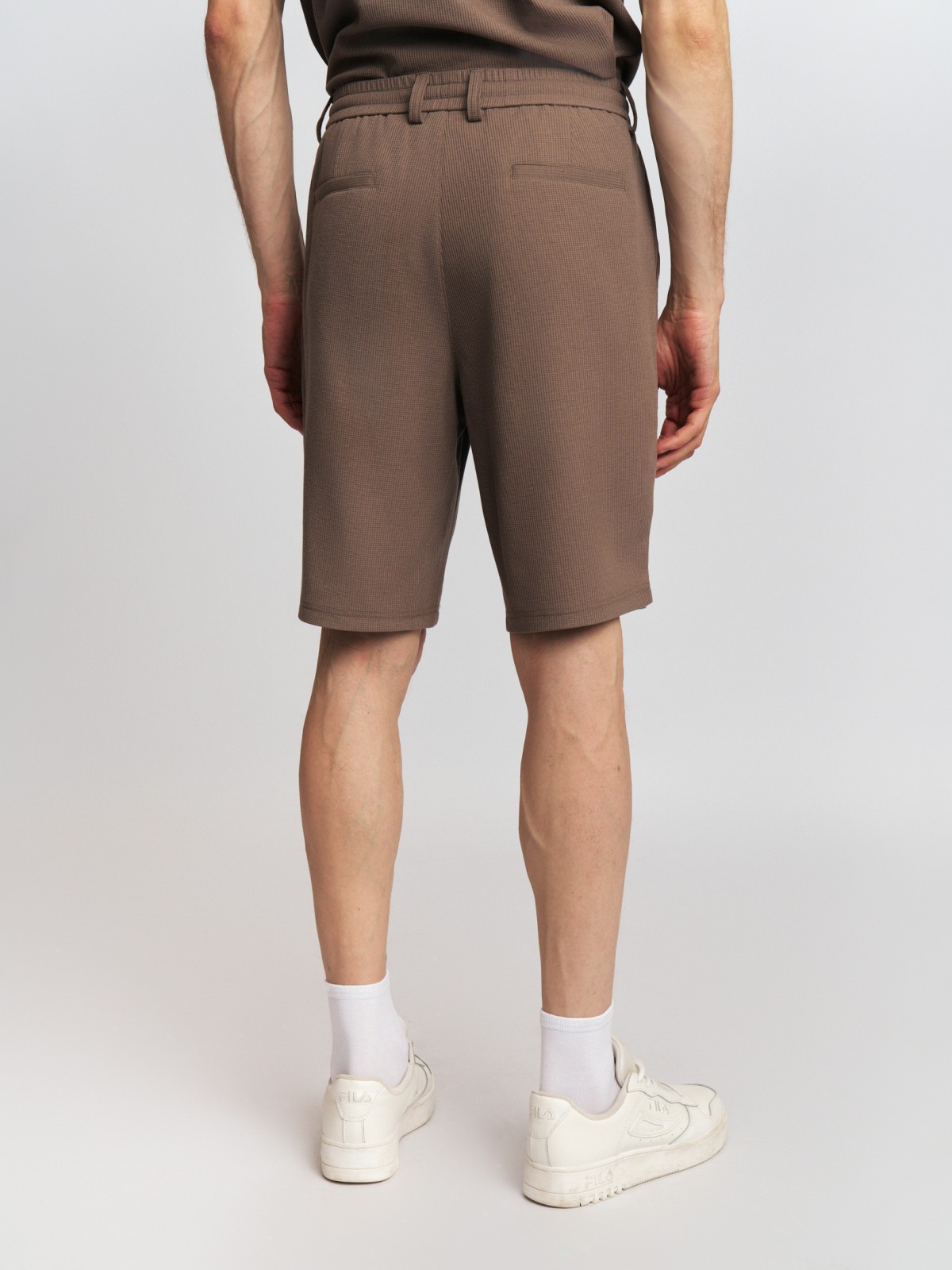 Трикотажные шорты на резинке