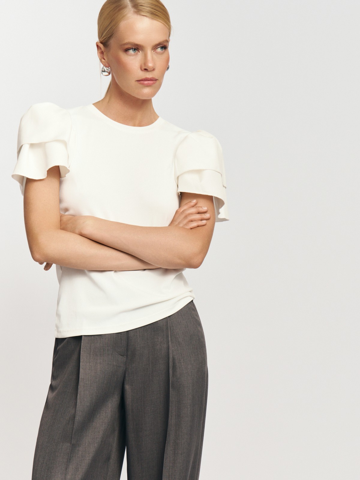 Топ-блузка с воланами на рукавах