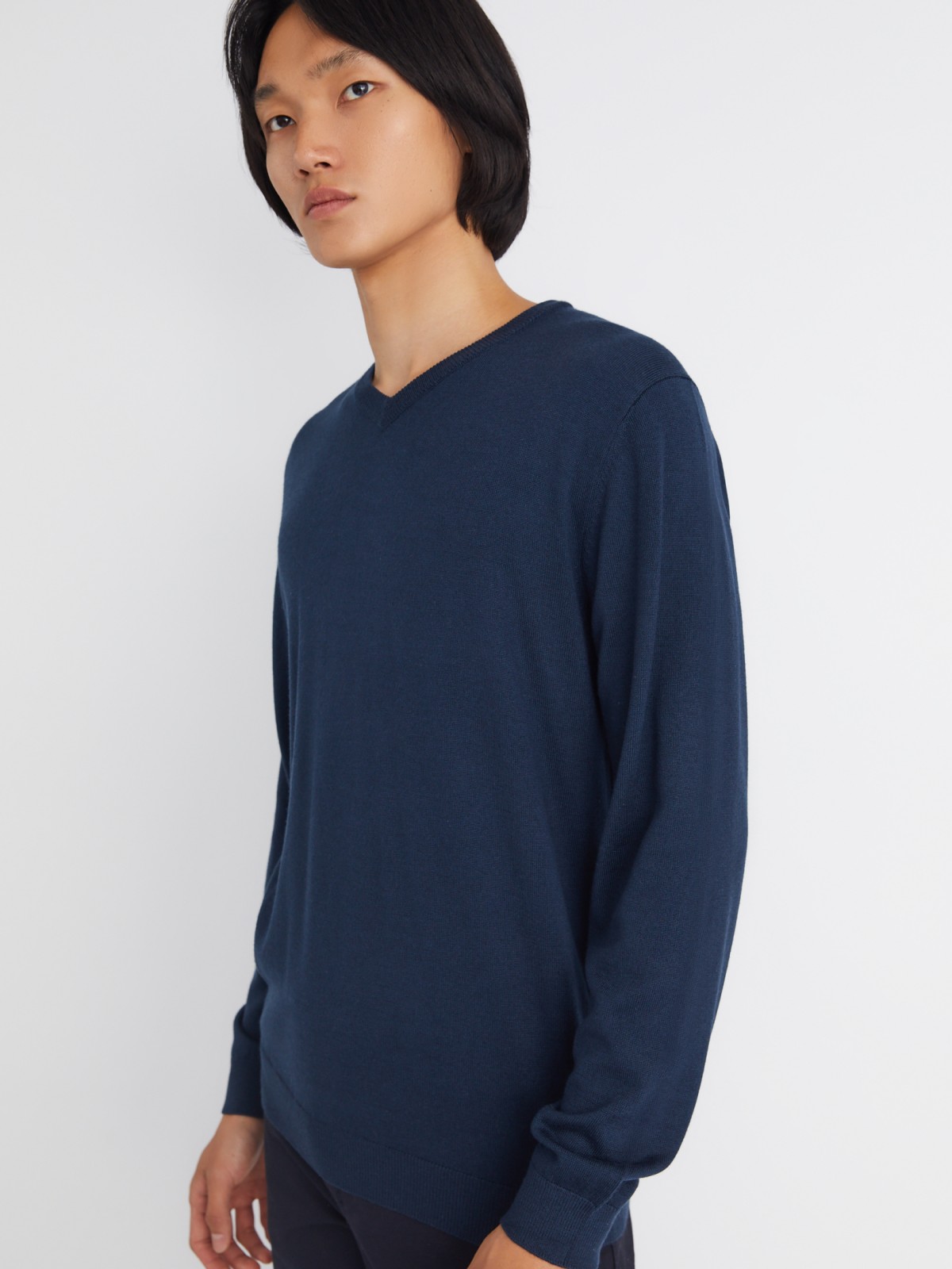 Шерстяной трикотажный пуловер с треугольным вырезом и длинным рукавом zolla 013346163042, цвет синий, размер M - фото 4