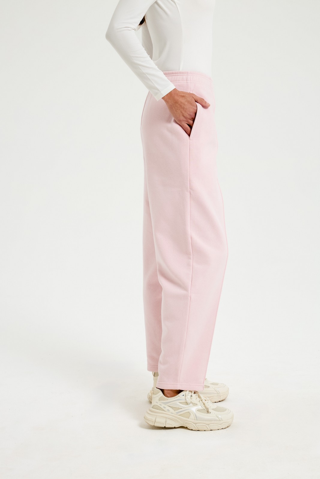 Утеплённые трикотажные брюки со стрелками