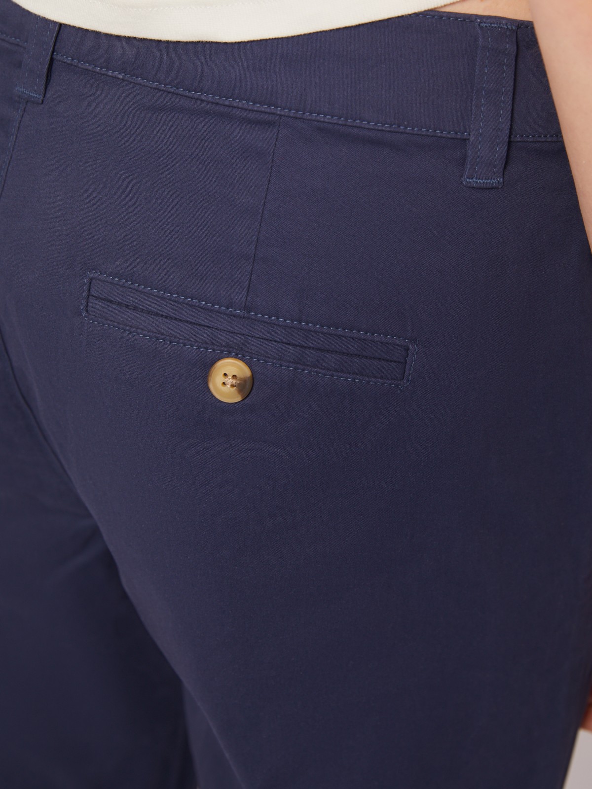 Брюки-чинос из хлопка со средней талией Брюки-чинос из хлопка со средней талией