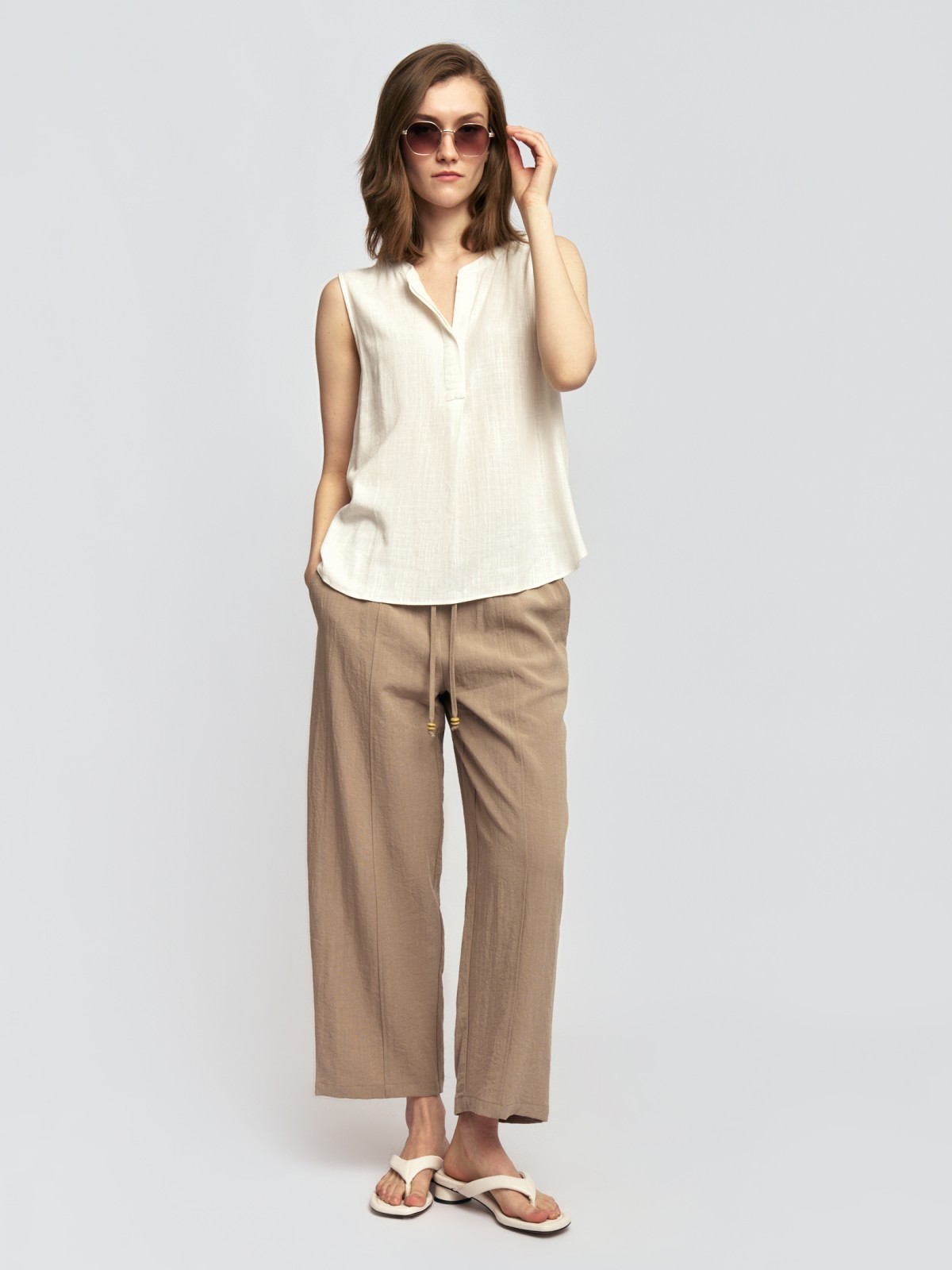 Прямые брюки на резинке со стрелками