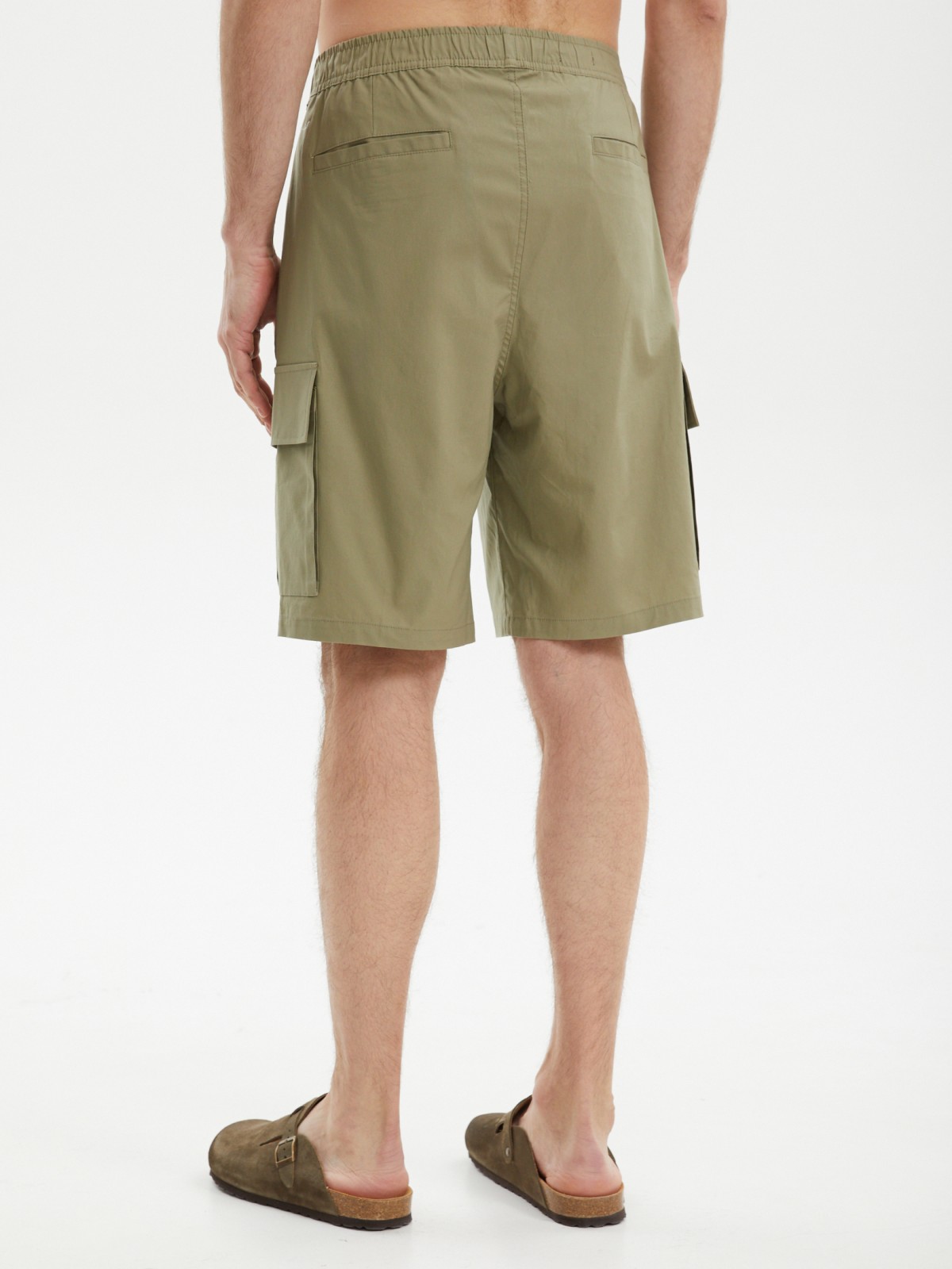 Шорты на резинке с карманами карго