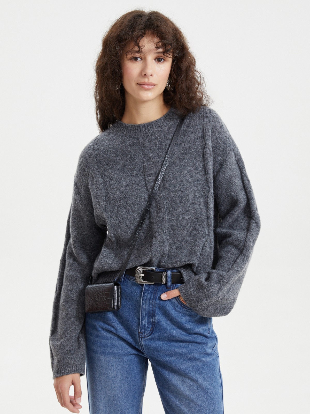 Вязаный джемпер с косами