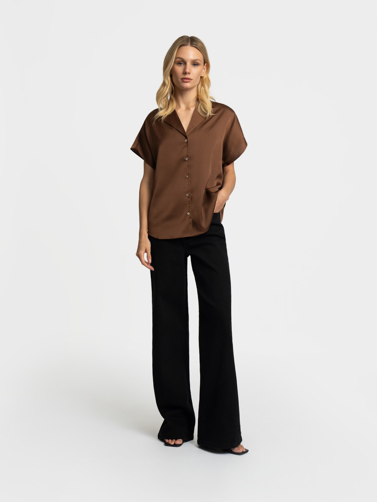 Блузка с короткими рукавами