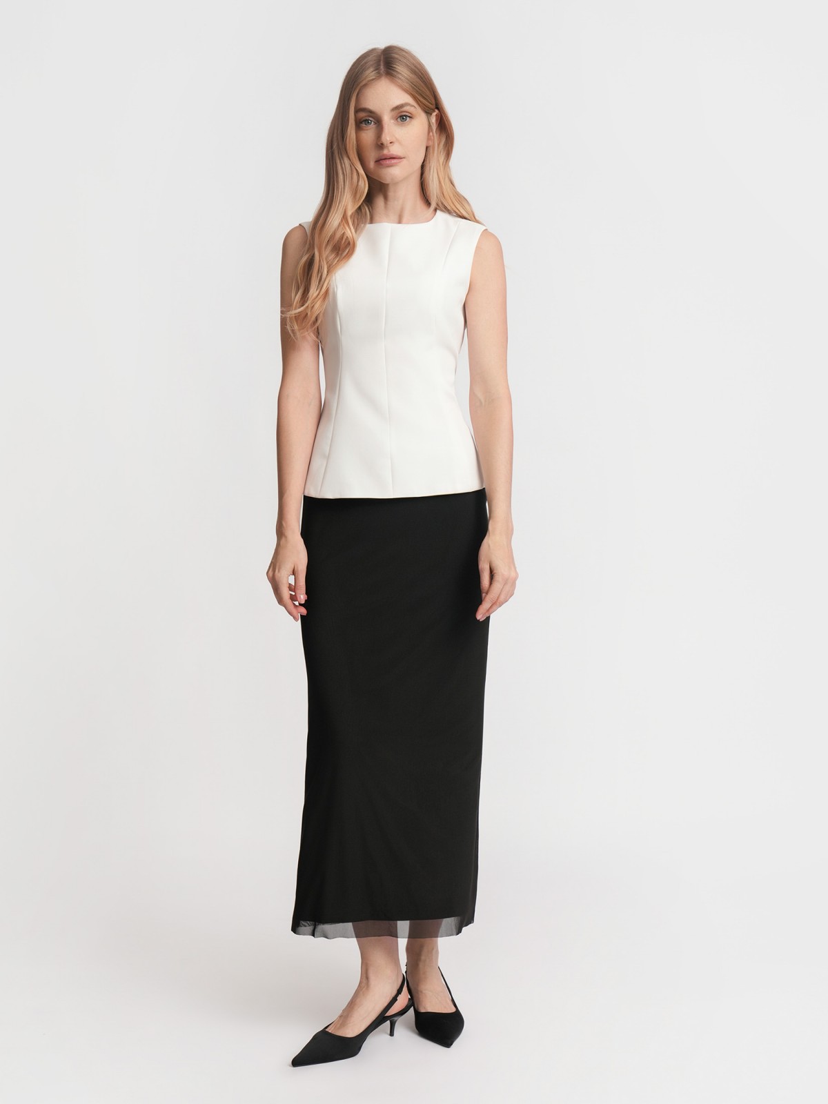 Блузка без рукавов