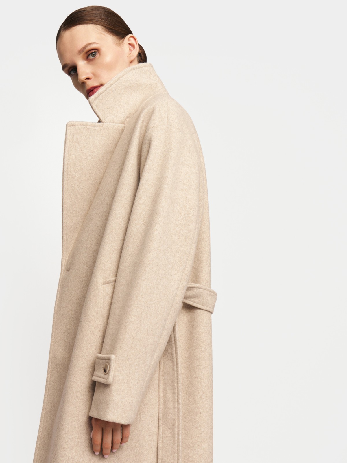 Длинное пальто оверсайз без утеплителя с поясом