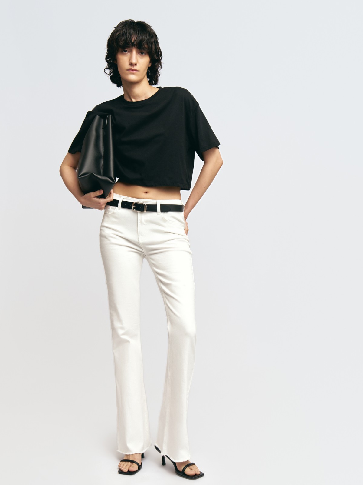 Джинсы силуэта Bootcut с Push-up эффектом и бахромой