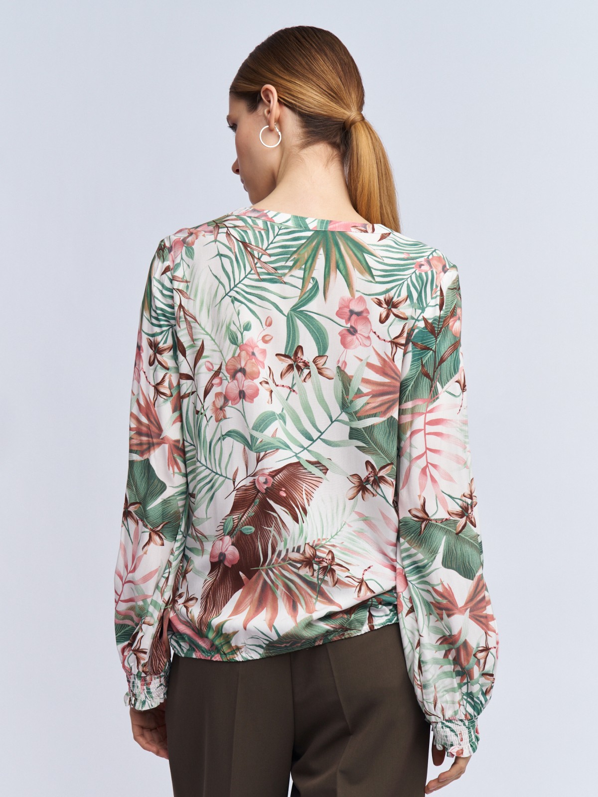 Блузка из вискозы на резинке с принтом